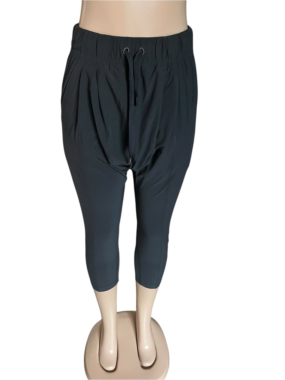 Lululemon Harem Crop - Picture 3 of 6
